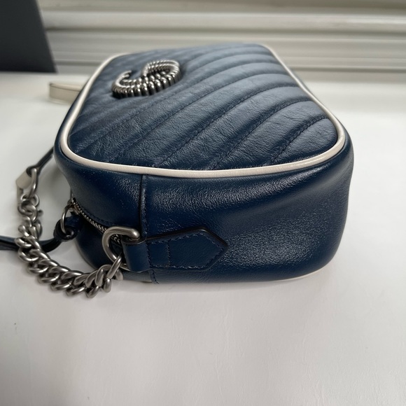 Gucci Mormont calfskin Matelasse Diagonal  Navy Blue Camera bag. Authentic. - Picture 5 of 14